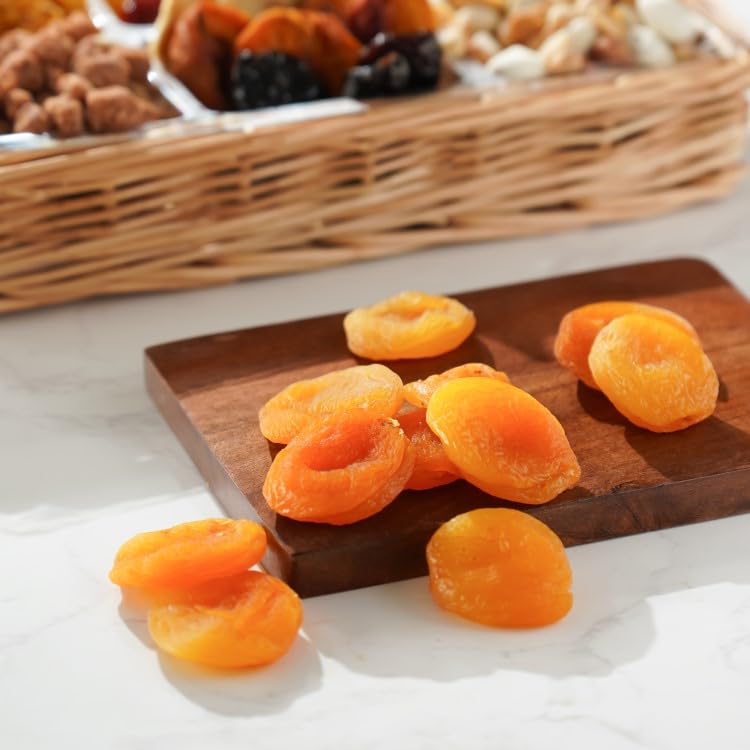 Dried Fruit & Nut Gift Basket – Healthy Gourmet Assortment