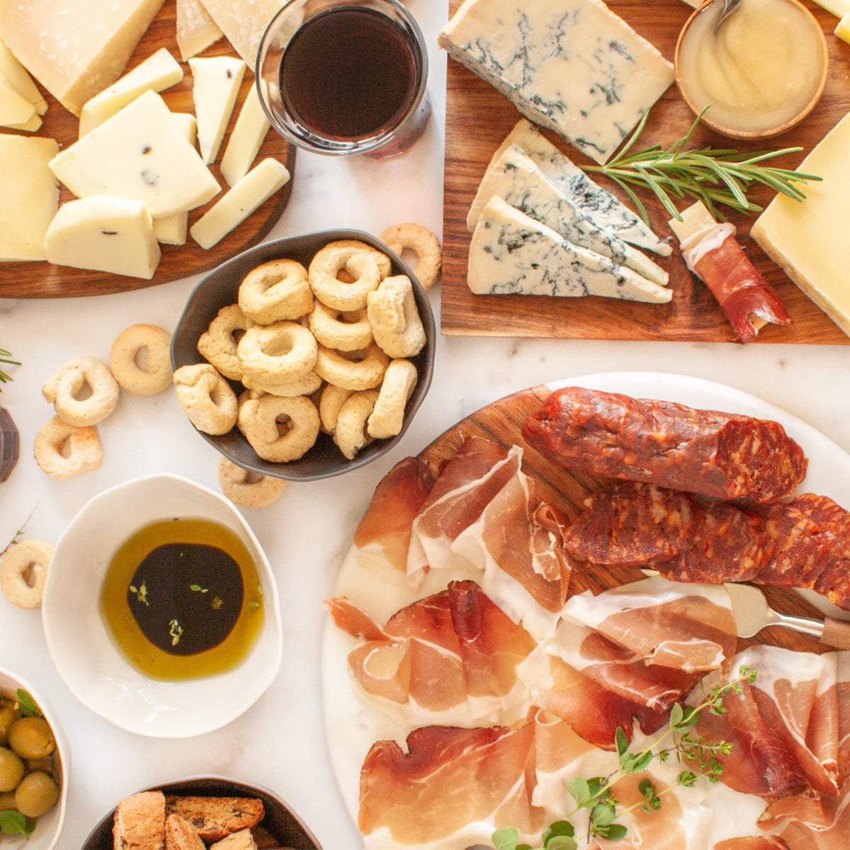 Italian Gourmet Gift Box – Cheese, Charcuterie & Pantry